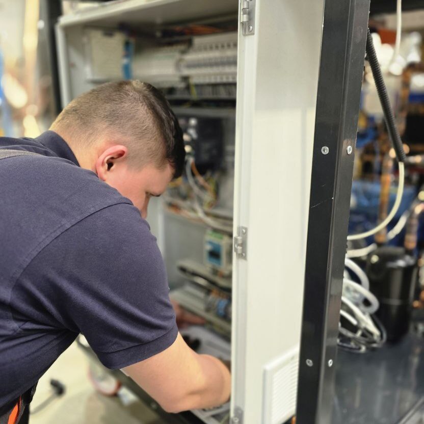 Installation av el- och automationssystem i Leosmak-produktionen